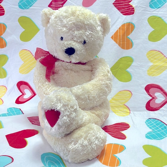 Hallmark Other - Hallmark Teddy Bear Plush Sweet Hugs Heart